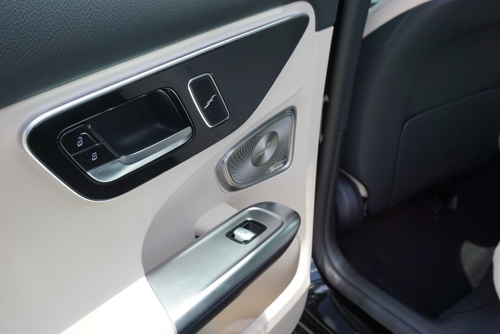 Certified 2025 Mercedes-Benz C 300 Sedan image 43