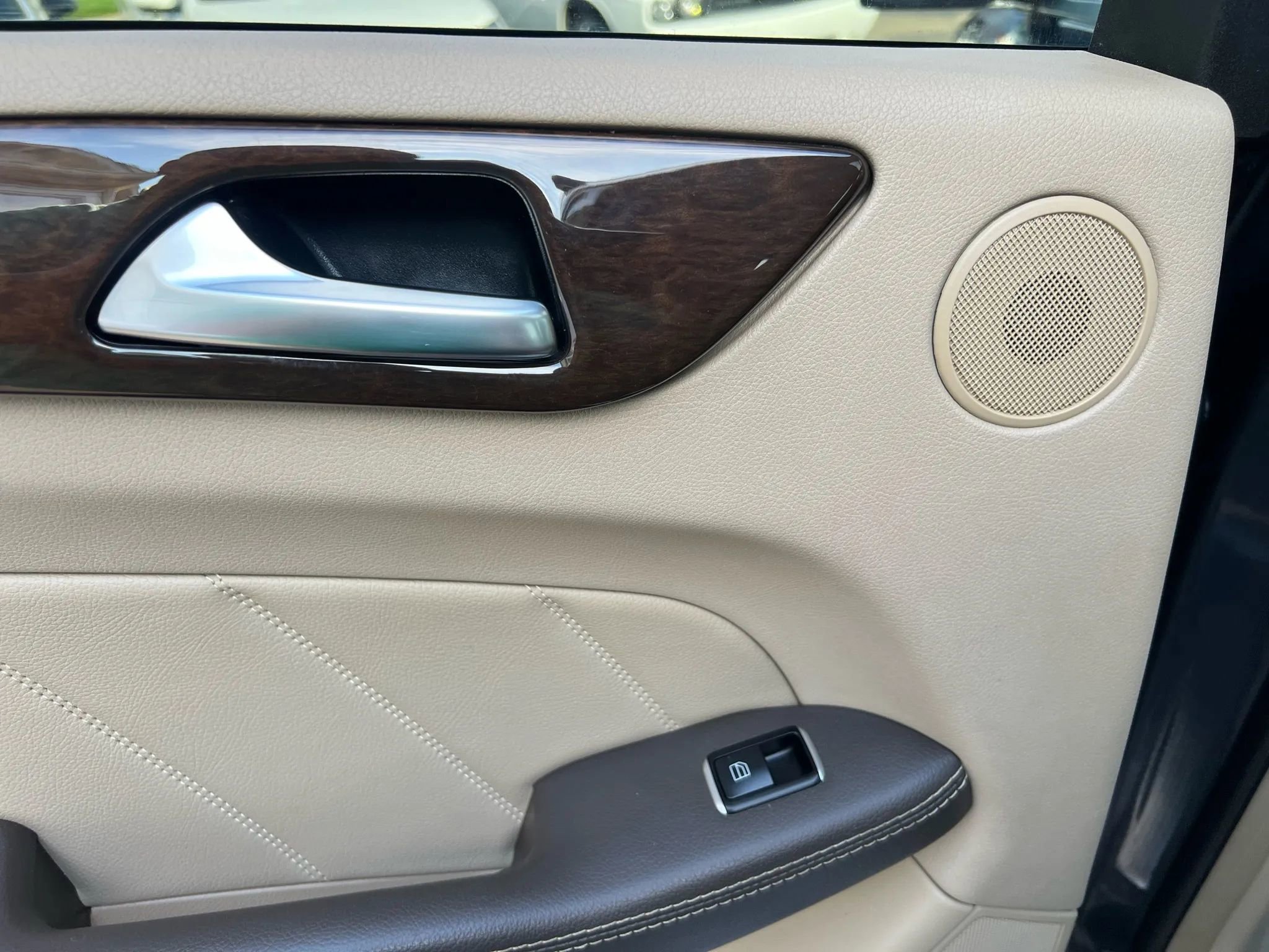 Used 2015 Mercedes-Benz GL 450 4MATIC image 26