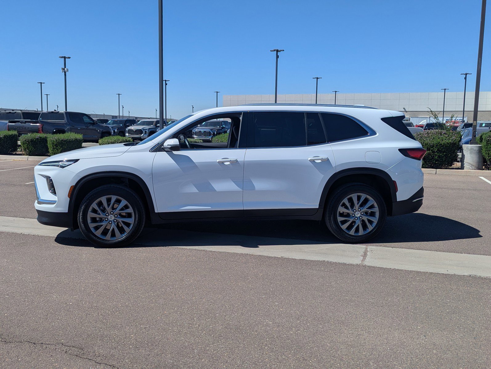 Certified 2025 Buick Enclave Preferred image 2