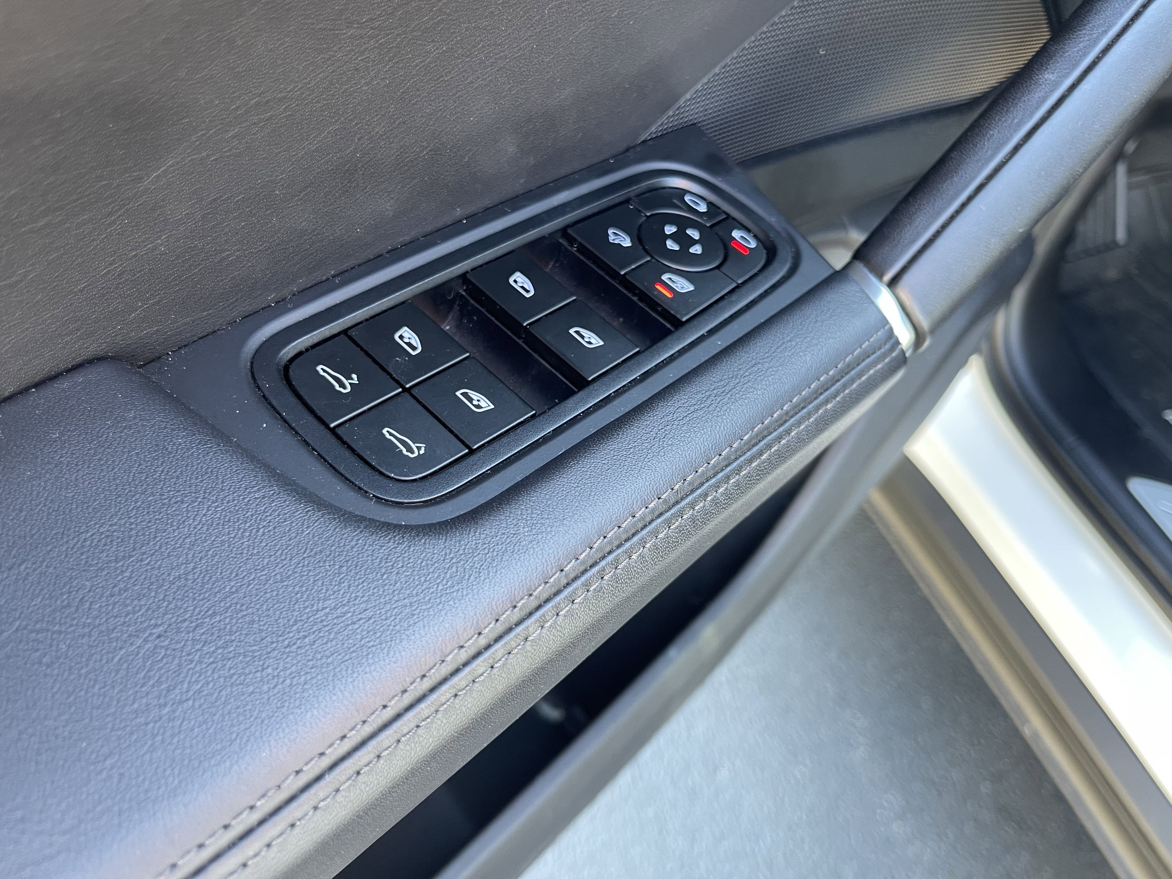 Used 2023 Porsche Cayenne S image 15