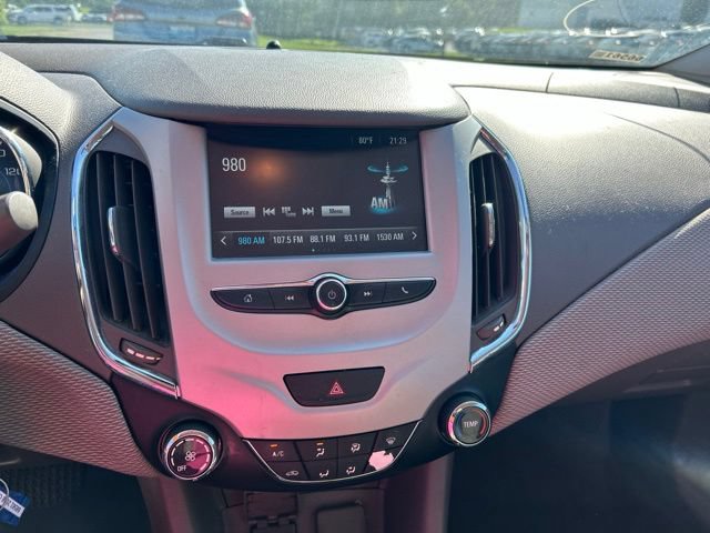 Used 2018 Chevrolet Cruze LS FWD image 8