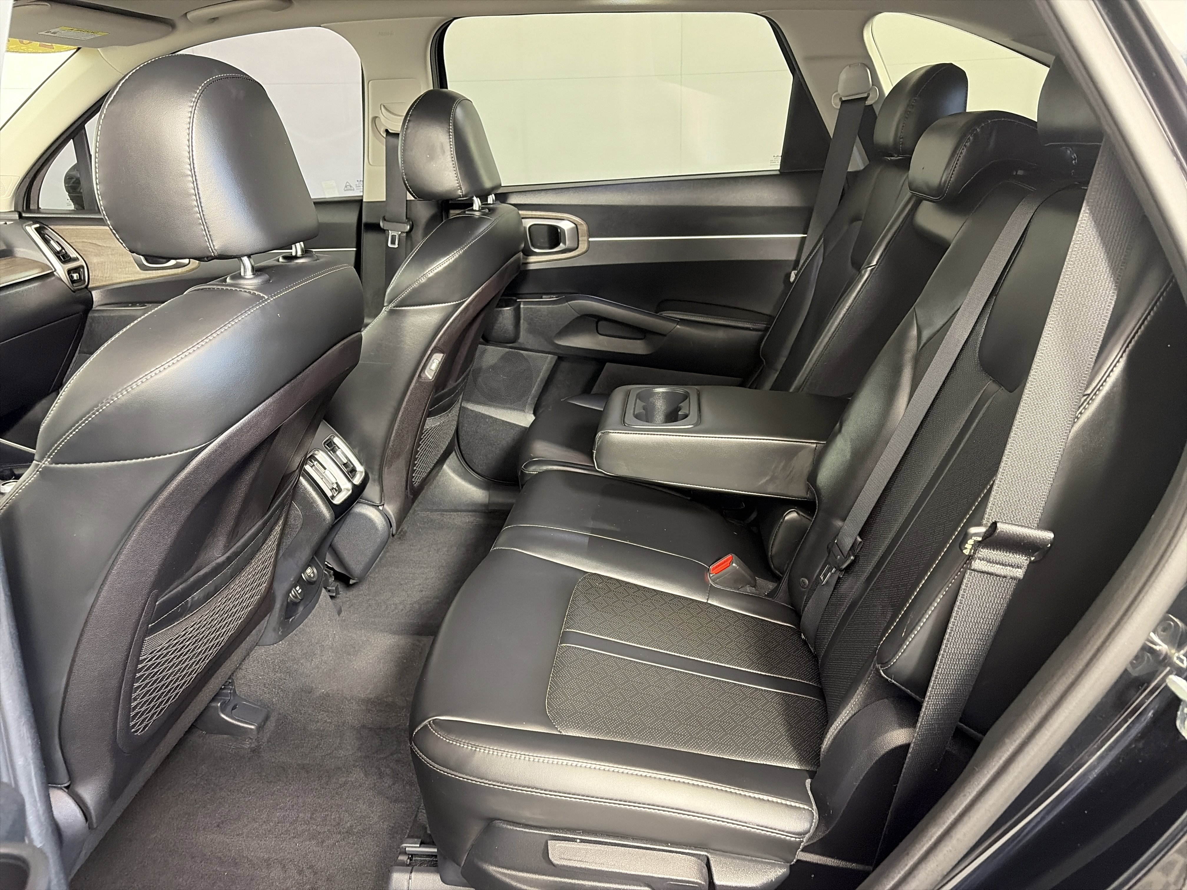 Certified 2022 Kia Sorento S w/ Panoramic Sunroof Package image 7