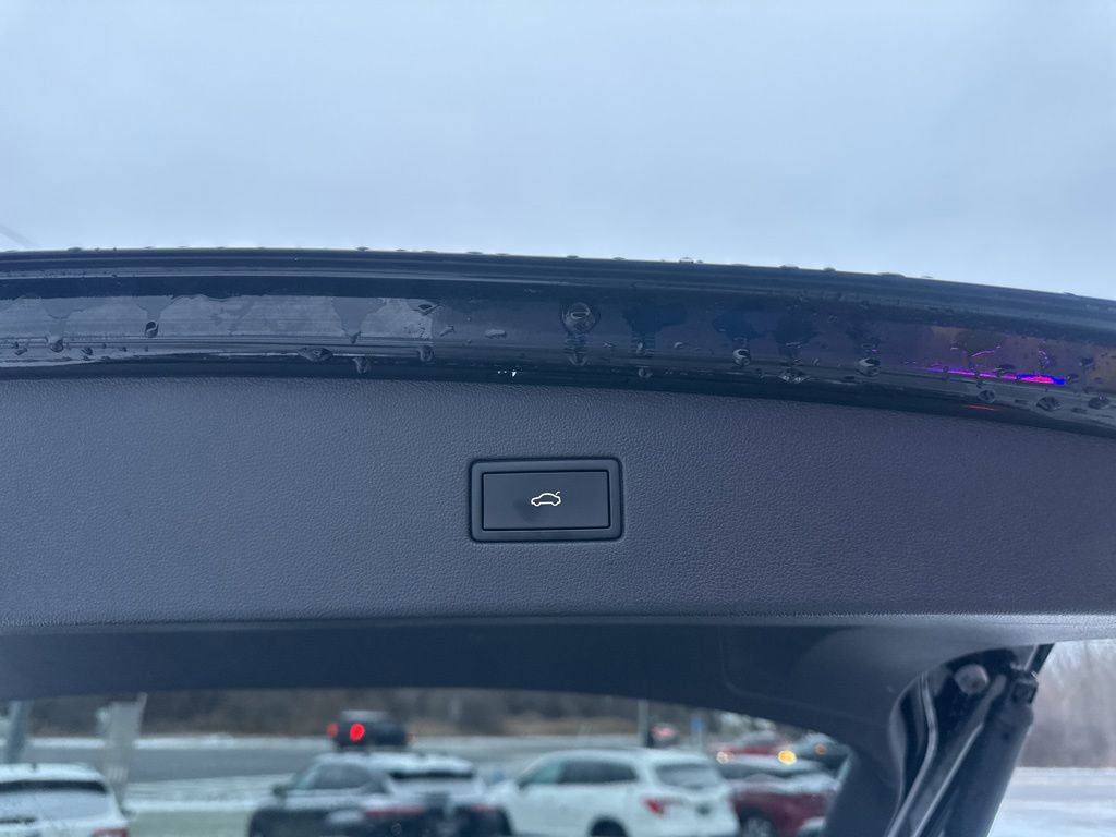 Used 2021 Volkswagen Tiguan SEL Premium R-Line w/ 3rd Row Seat Package image 35