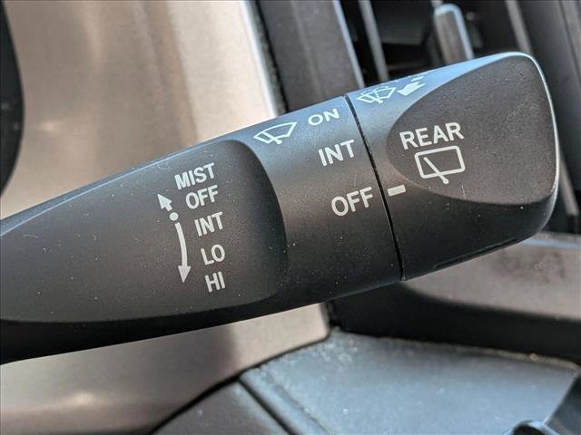 Used 2018 Toyota RAV4 LE FWD image 13