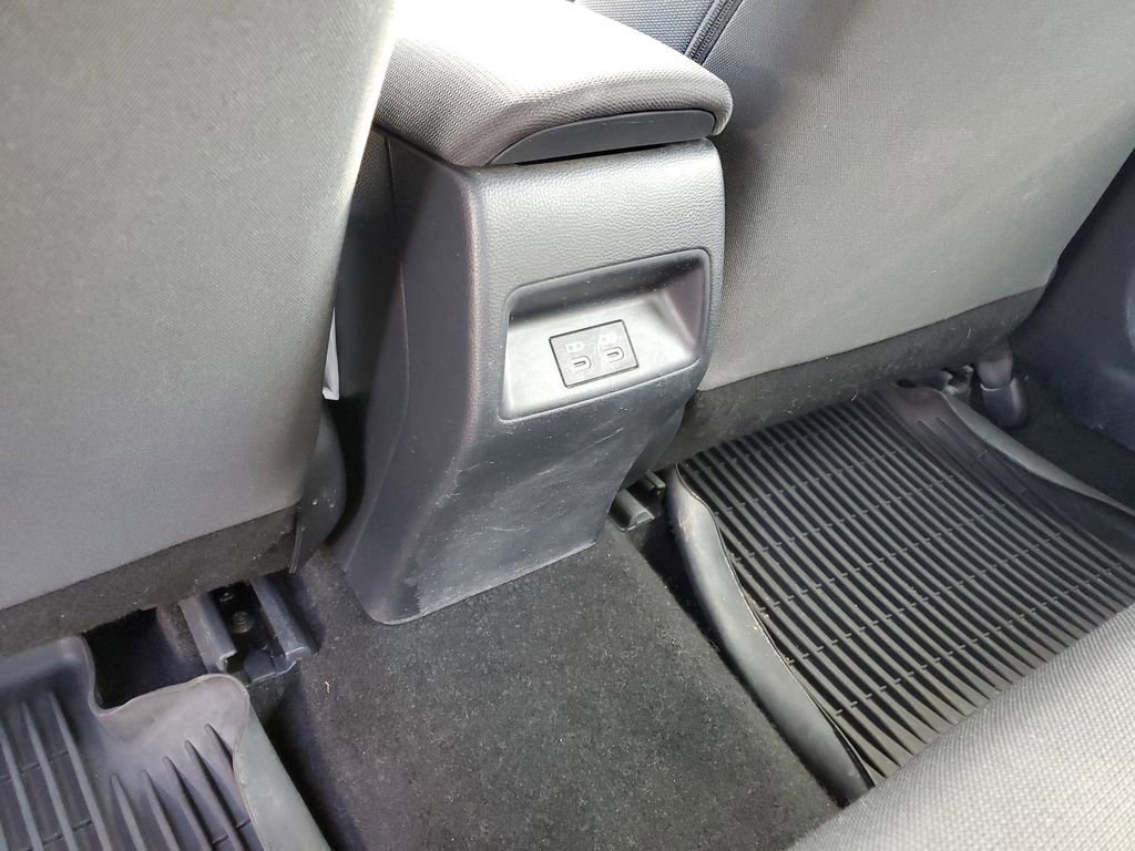 Used 2024 Toyota Corolla LE image 30