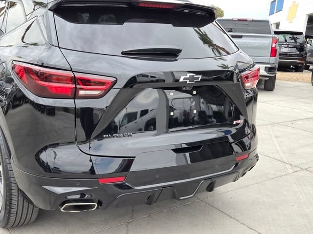 Certified 2023 Chevrolet Blazer RS w/ Driver Confidence II Package FWD image 5
