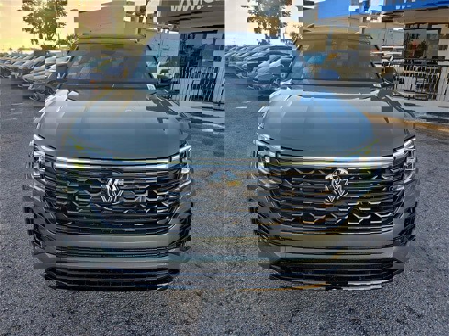 New 2026 Volkswagen Atlas Cross Sport SEL R-Line image 2
