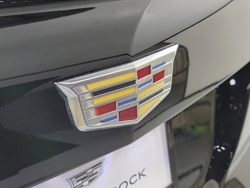 Used 2021 Cadillac XT4 Luxury w/ Cold Weather Package FWD image 7