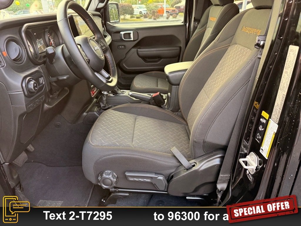 Used 2024 Jeep Gladiator Mojave w/ Technology Group image 13