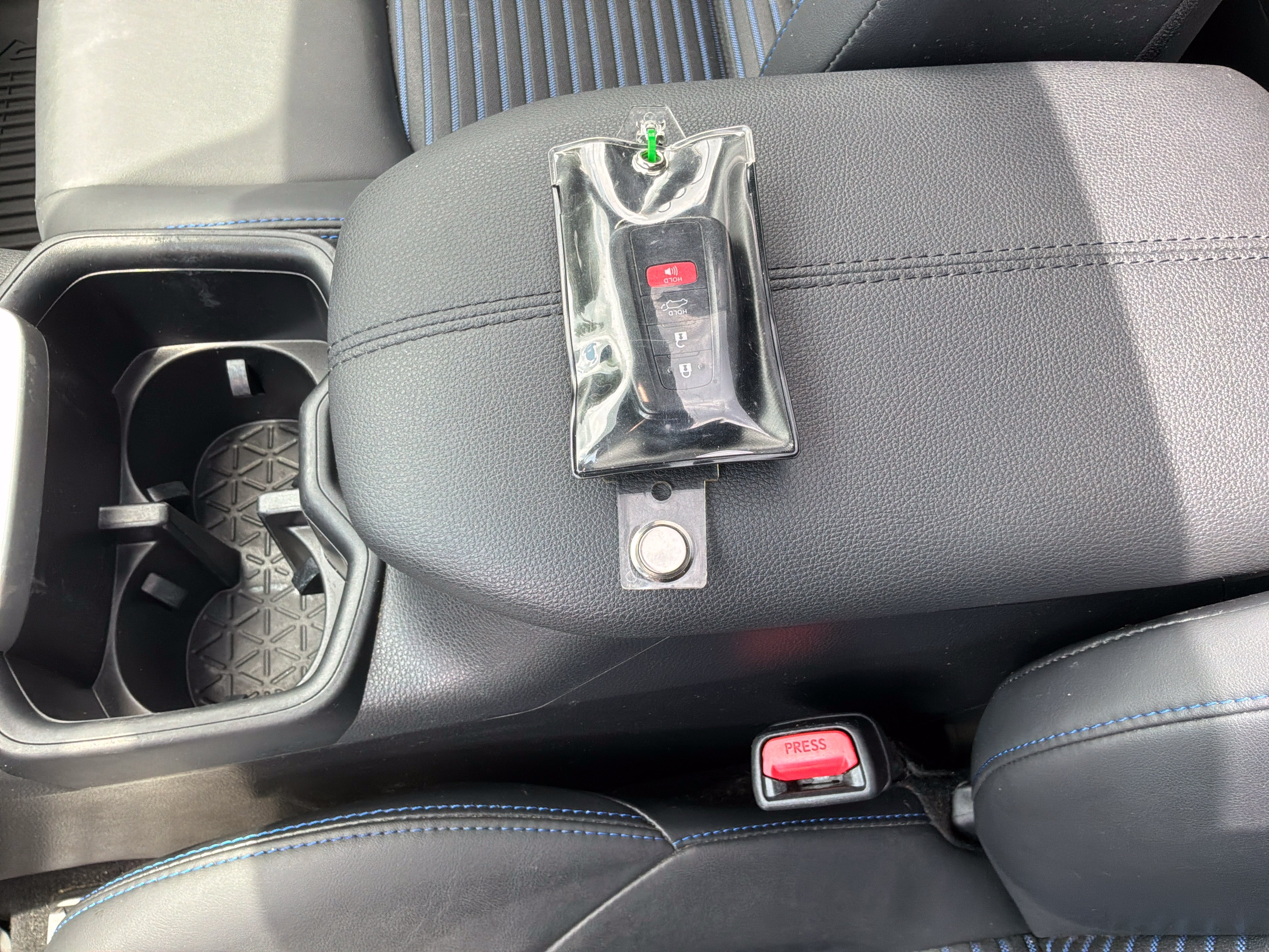Used 2022 Toyota RAV4 XSE AWD/4WD image 36