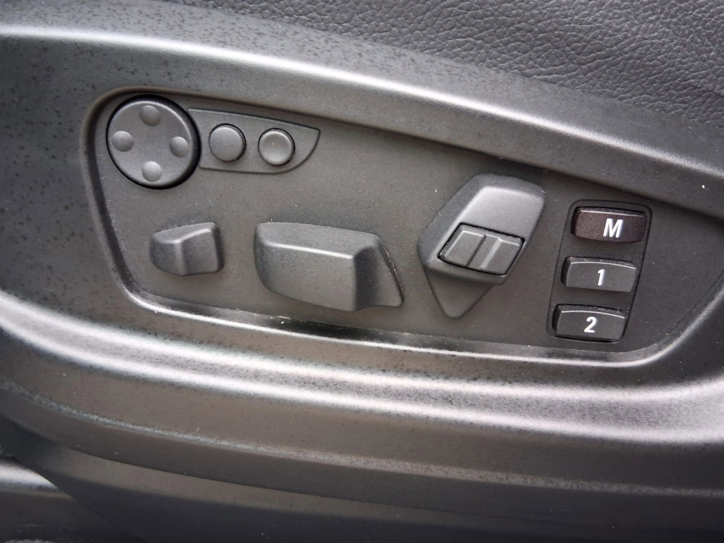 Used 2014 BMW X6 xDrive35i image 18