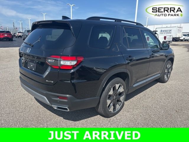 Used 2023 Honda Pilot Elite image 3
