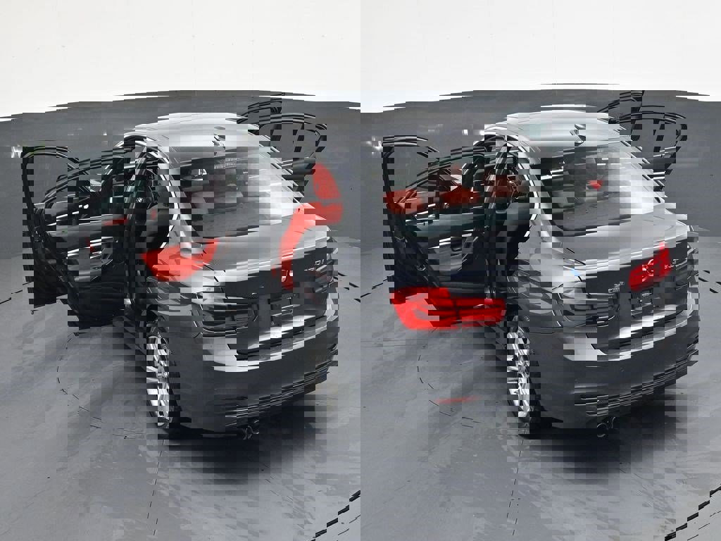 Used 2018 BMW 330i xDrive Sedan w/ Convenience Package image 41