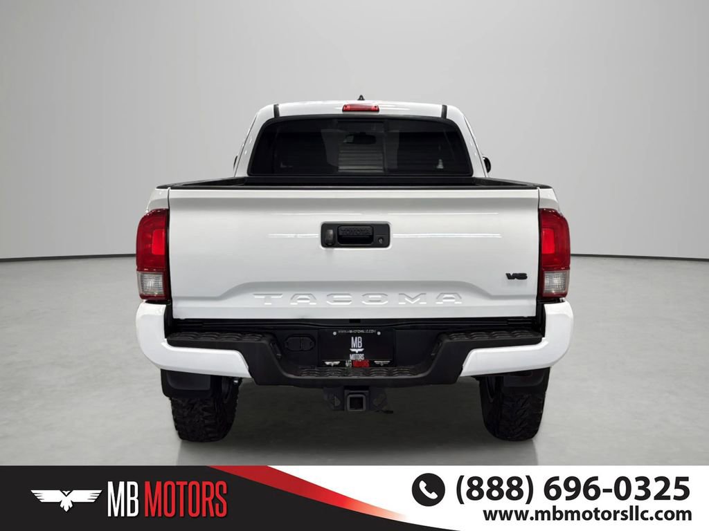 Used 2017 Toyota Tacoma TRD Off-Road AWD/4WD image 5