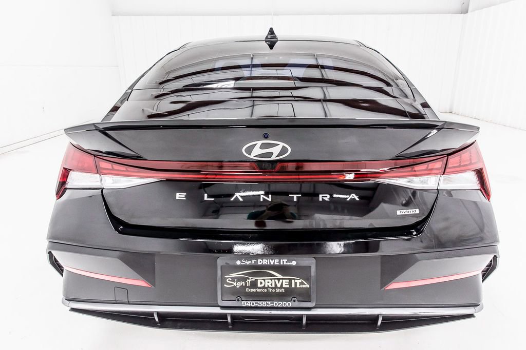 Used 2025 Hyundai Elantra SEL FWD image 5