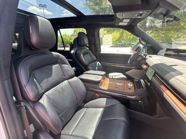 New 2025 Lincoln Navigator L Black Label AWD/4WD image 27