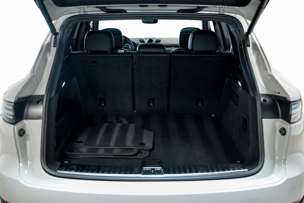 Used 2022 Porsche Cayenne S Platinum image 58