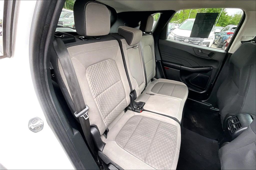 Used 2022 Ford Escape SE w/ SE Sport Appearance Package FWD image 36