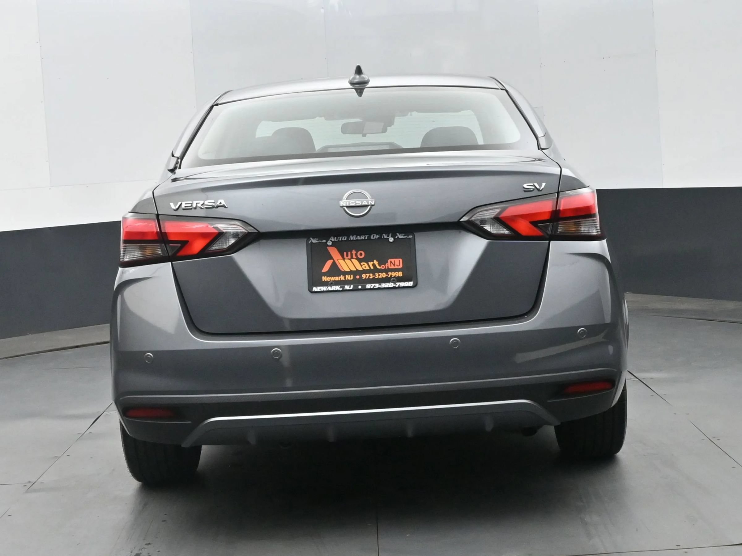 Used 2023 Nissan Versa SV FWD image 8