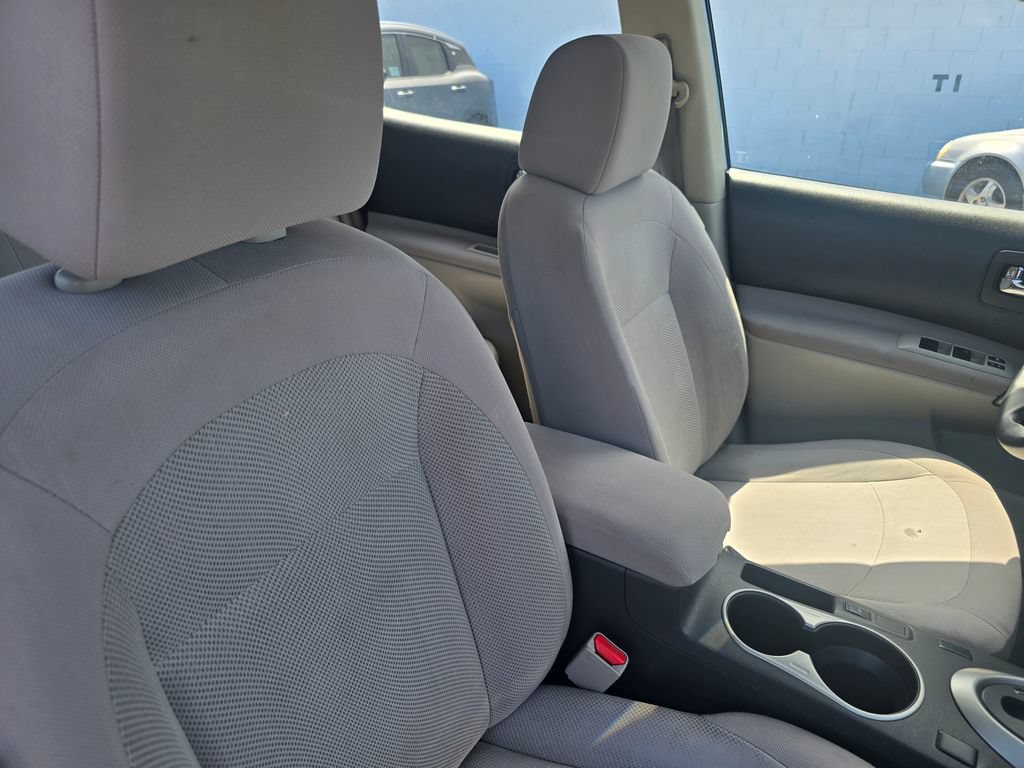 Used 2014 Nissan Rogue S w/ Convenience Package FWD image 10