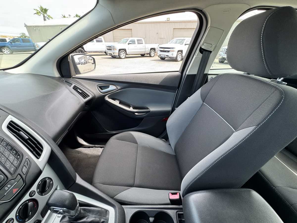 Used 2013 Ford Focus SE FWD image 31