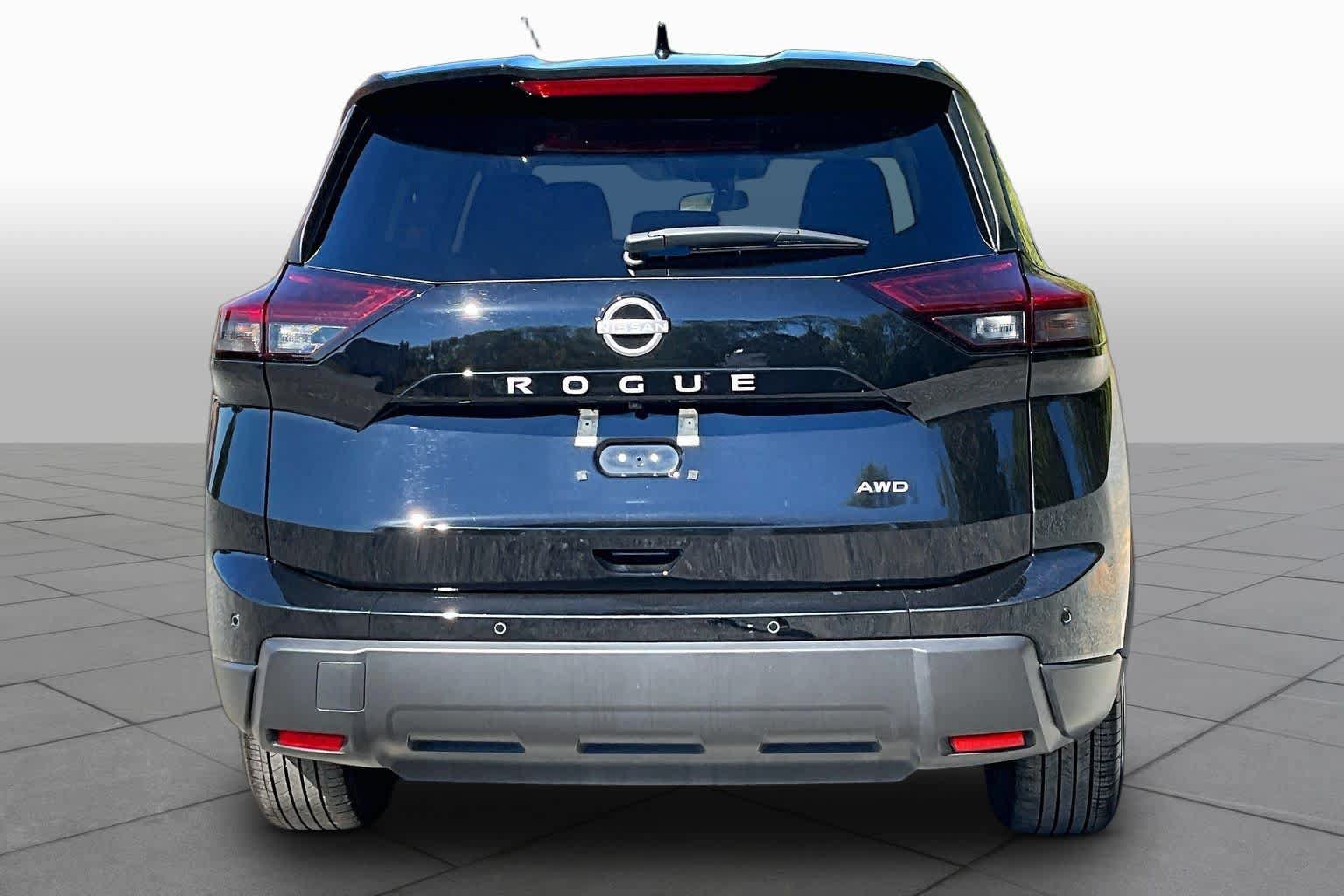 Used 2026 Nissan Rogue SV AWD/4WD image 5