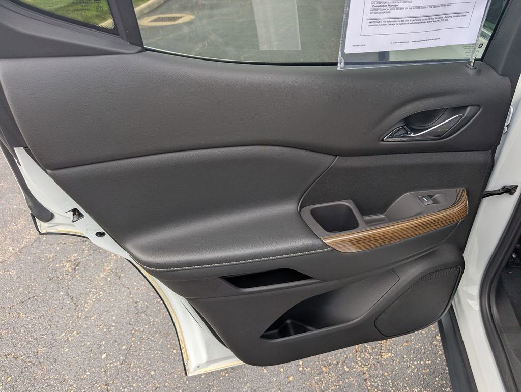 Used 2020 GMC Acadia SLE w/ Driver Convenience Package FWD image 10