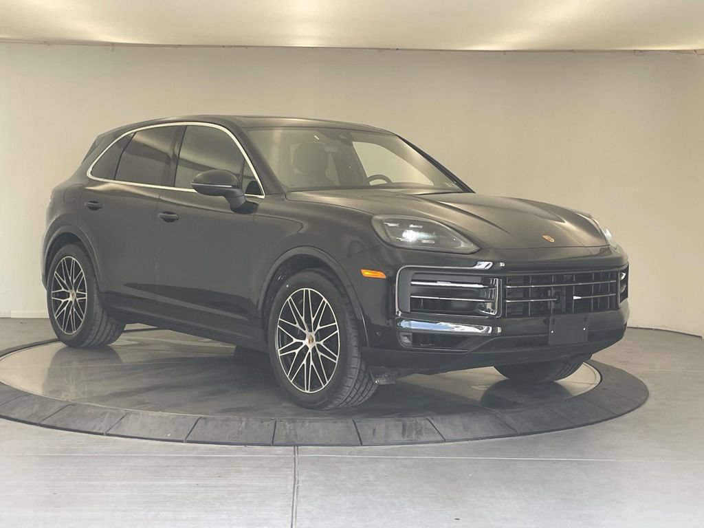 Certified 2025 Porsche Cayenne AWD/4WD image 9
