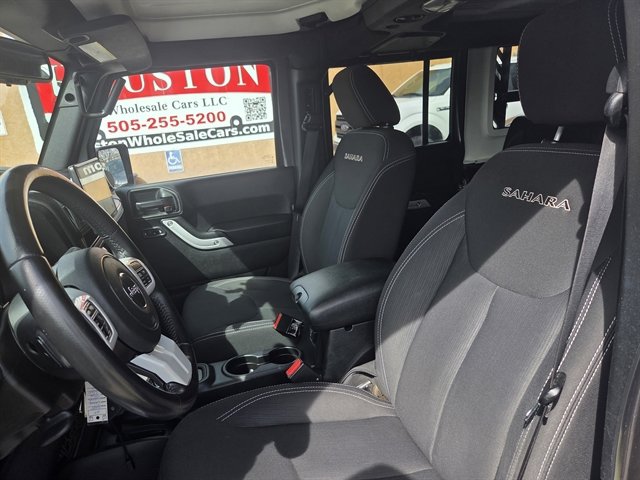 Used 2016 Jeep Wrangler Unlimited Sahara w/ Connectivity Group image 7