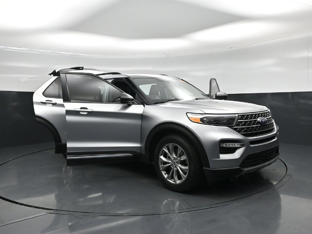 Used 2021 Ford Explorer XLT w/ Equipment Group 202A RWD image 27