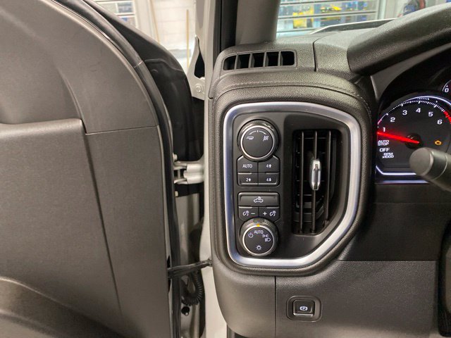 Certified 2019 Chevrolet Silverado 1500 LT w/ Texas Edition AWD/4WD image 16