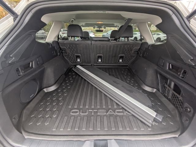 Used 2022 Subaru Outback Limited image 24