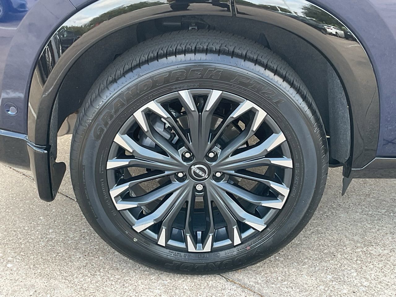 Used 2025 Nissan Rogue Platinum w/ Platinum Premium Package image 8