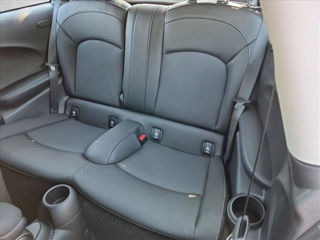 Used 2021 MINI Cooper 2-Door Hardtop FWD image 18