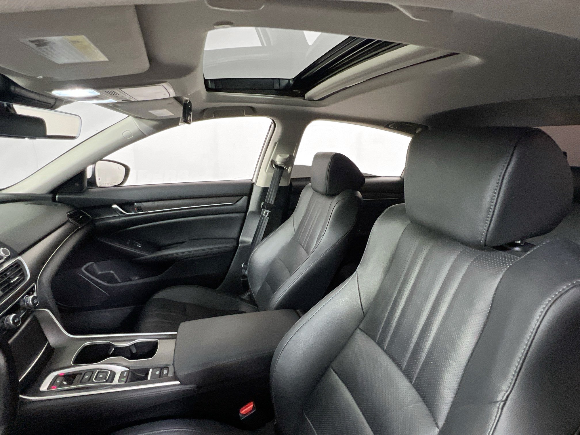 Used 2021 Honda Accord Touring image 22