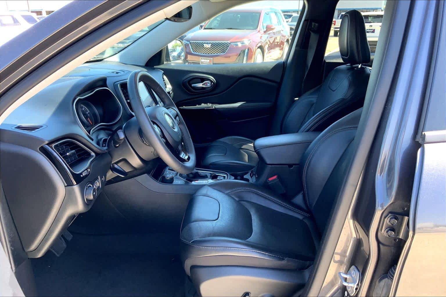 Used 2023 Jeep Cherokee Altitude Lux AWD/4WD image 8