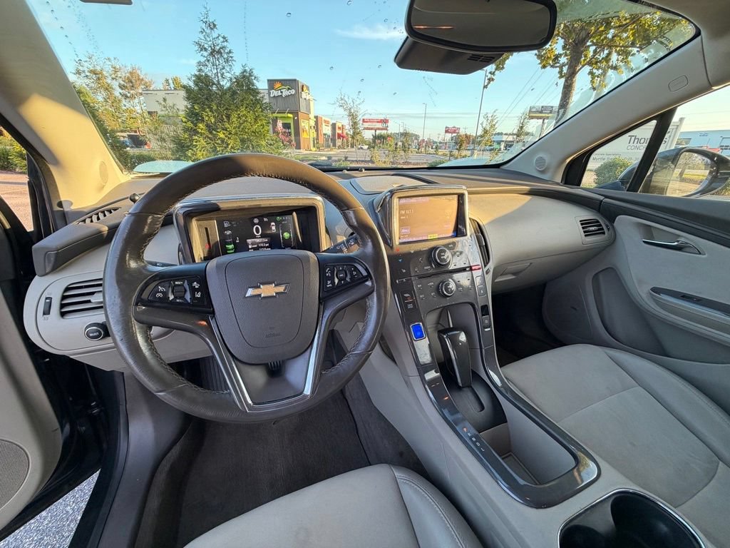 Used 2014 Chevrolet Volt Premium w/ Premium Trim Package FWD image 19