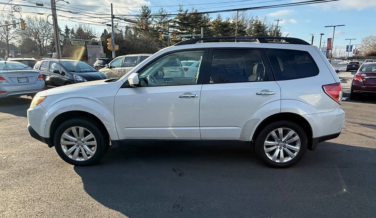 Used 2011 Subaru Forester 2.5X Premium w/ All-Weather Pkg AWD/4WD image 5
