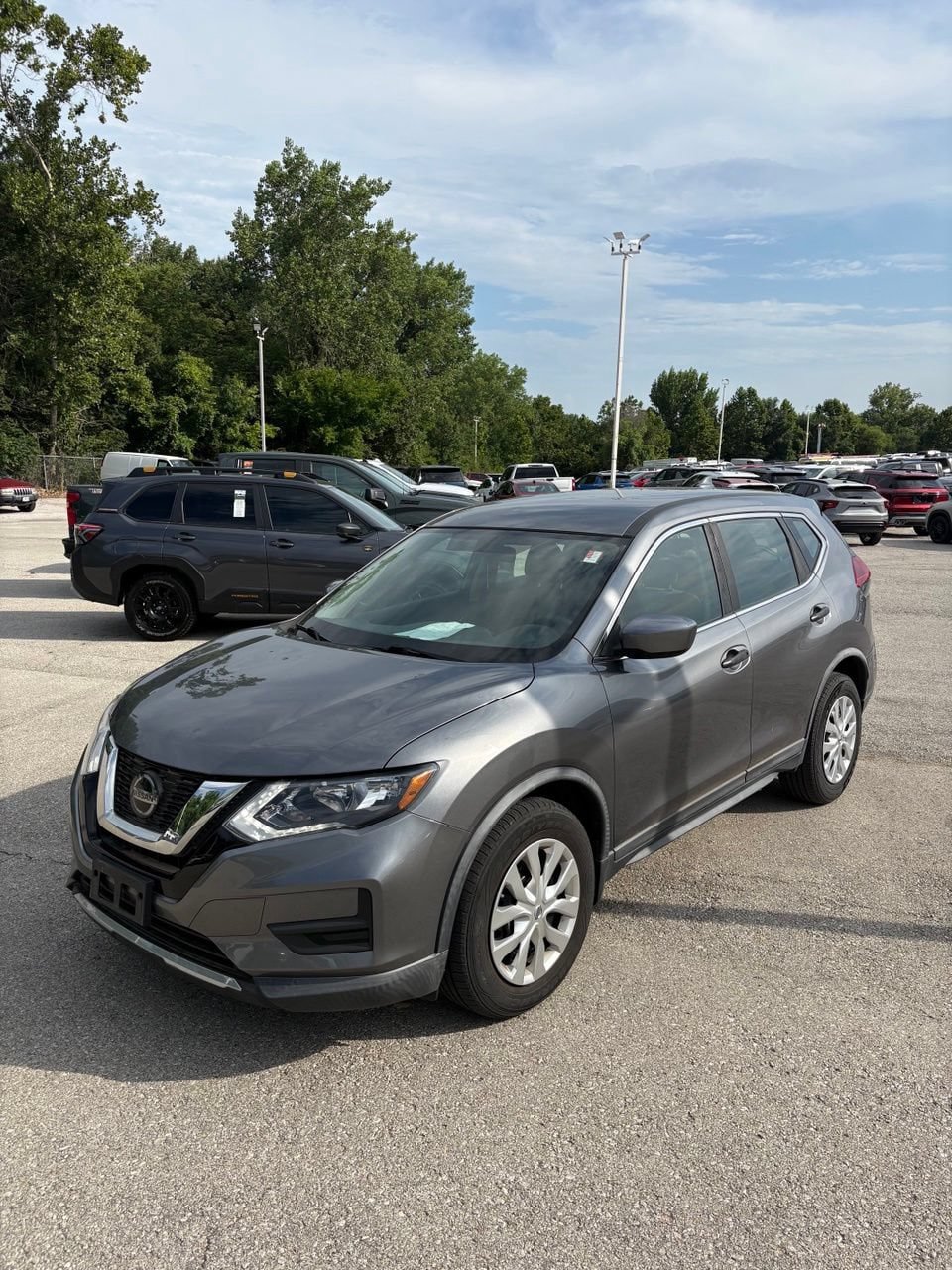 Used 2018 Nissan Rogue S FWD image 2