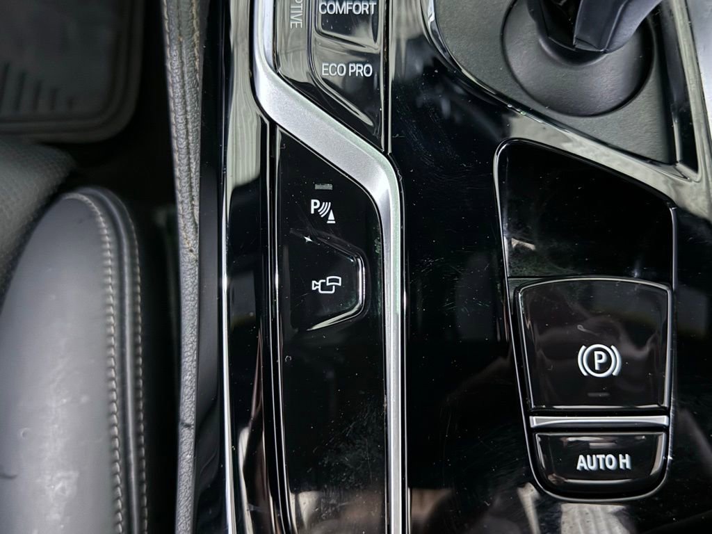 Used 2023 BMW M550i xDrive w/ Executive Package image 39