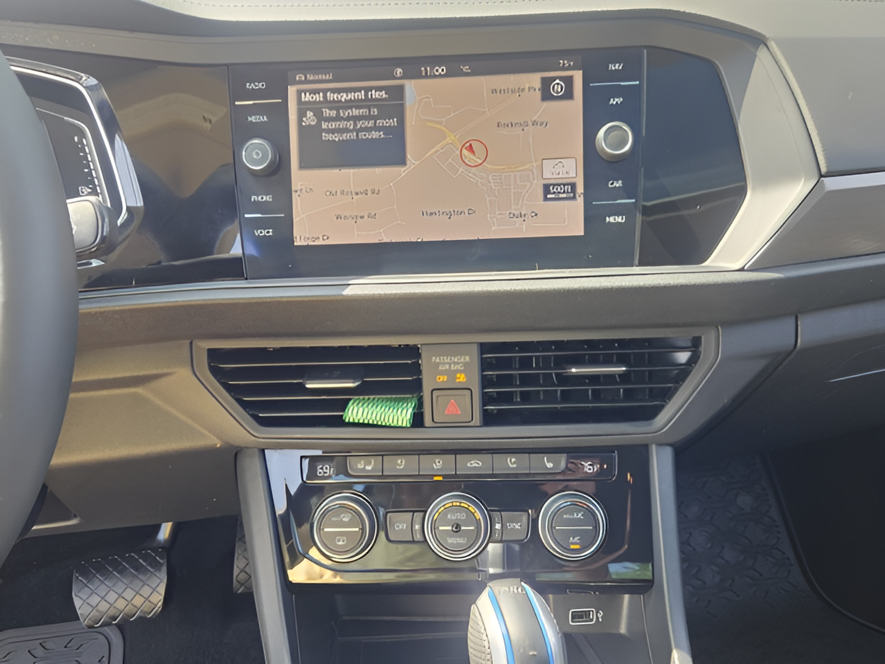 Used 2020 Volkswagen Jetta SEL Premium FWD image 18