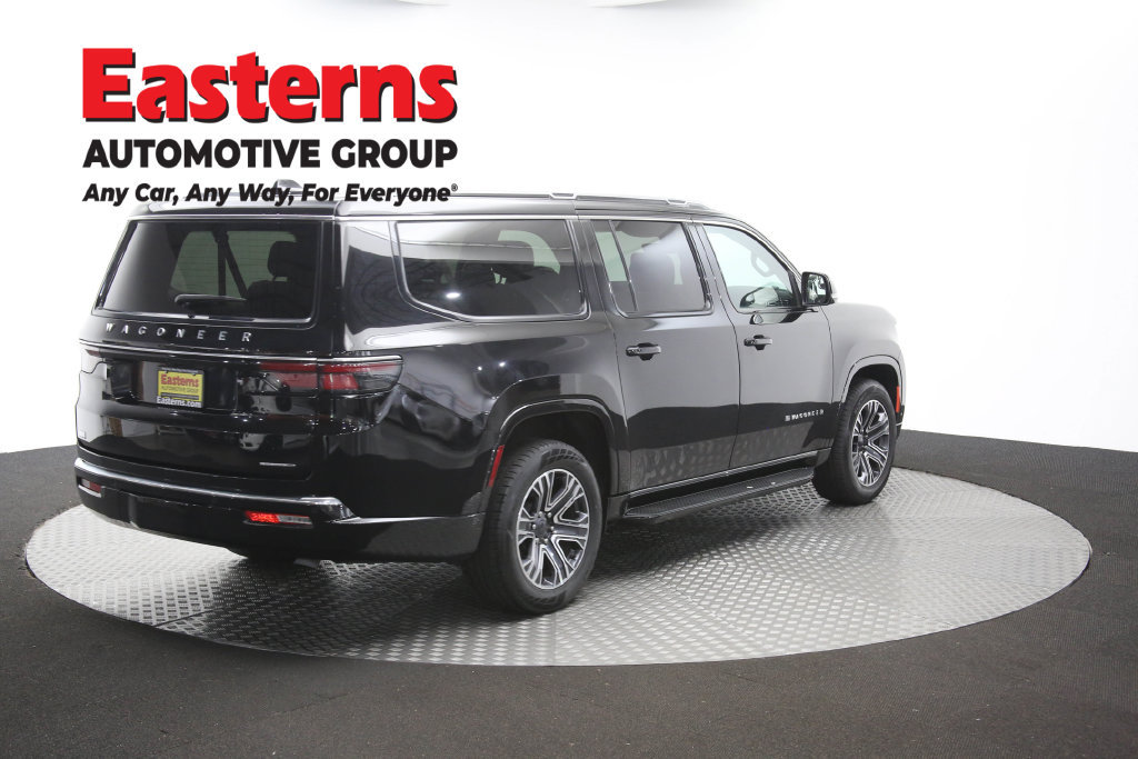Used 2024 Jeep Wagoneer L Series II RWD image 49