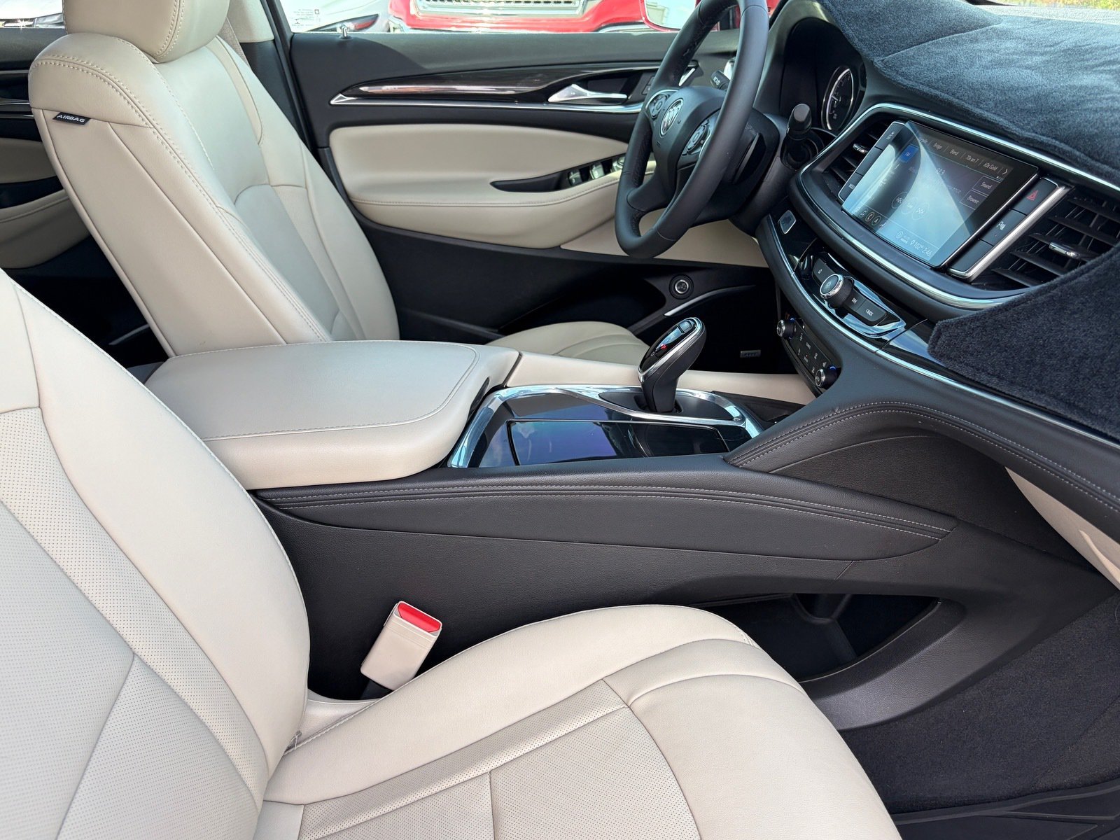 Used 2020 Buick Enclave Essence w/ Sound and Sites Package FWD image 11