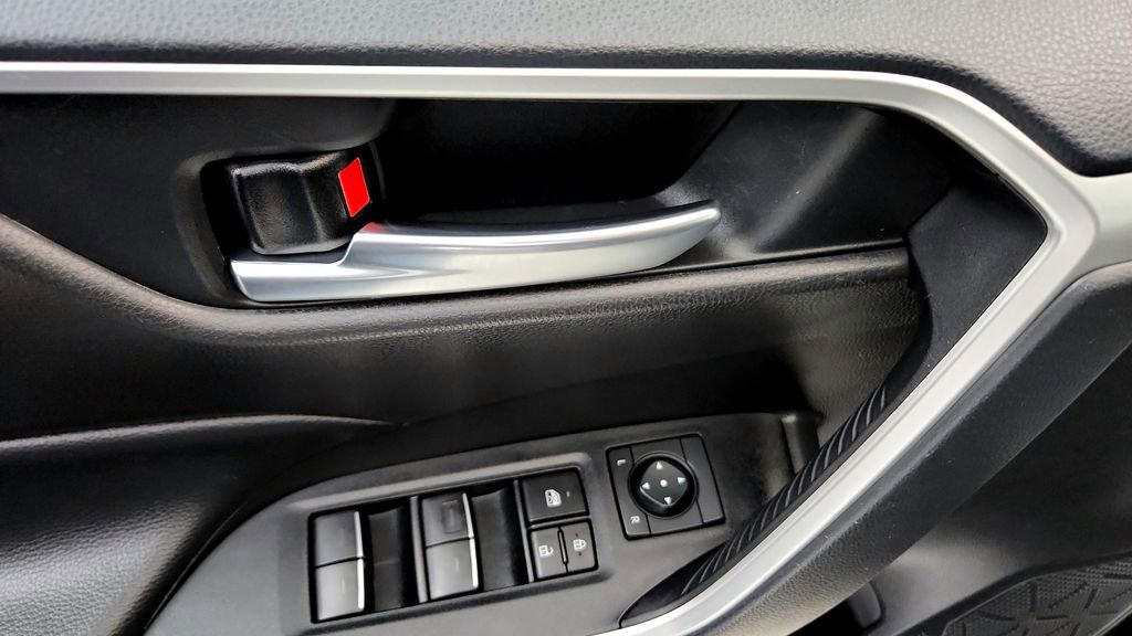 Certified 2025 Toyota RAV4 XLE AWD/4WD image 23