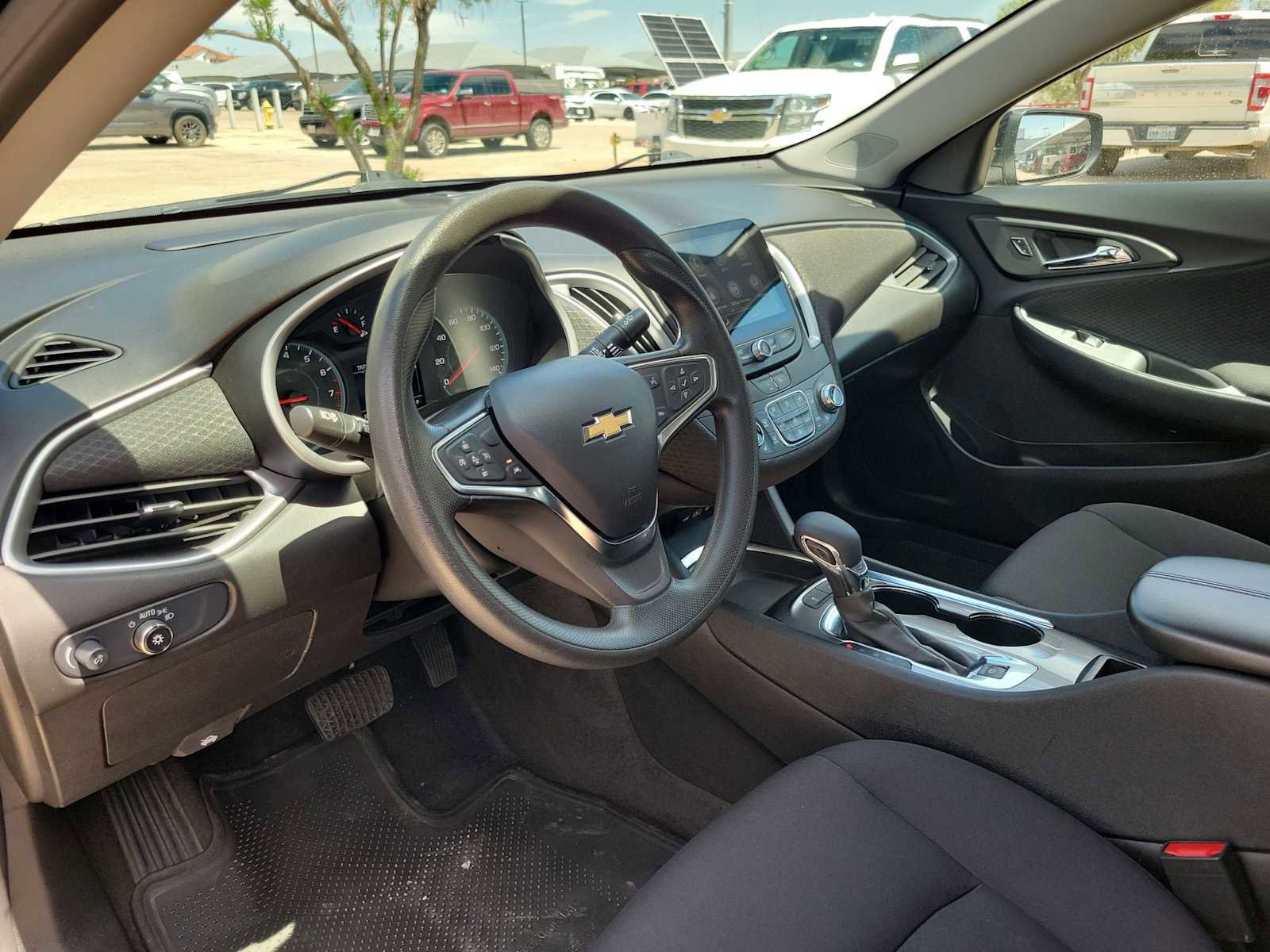 Used 2025 Chevrolet Malibu LT image 10