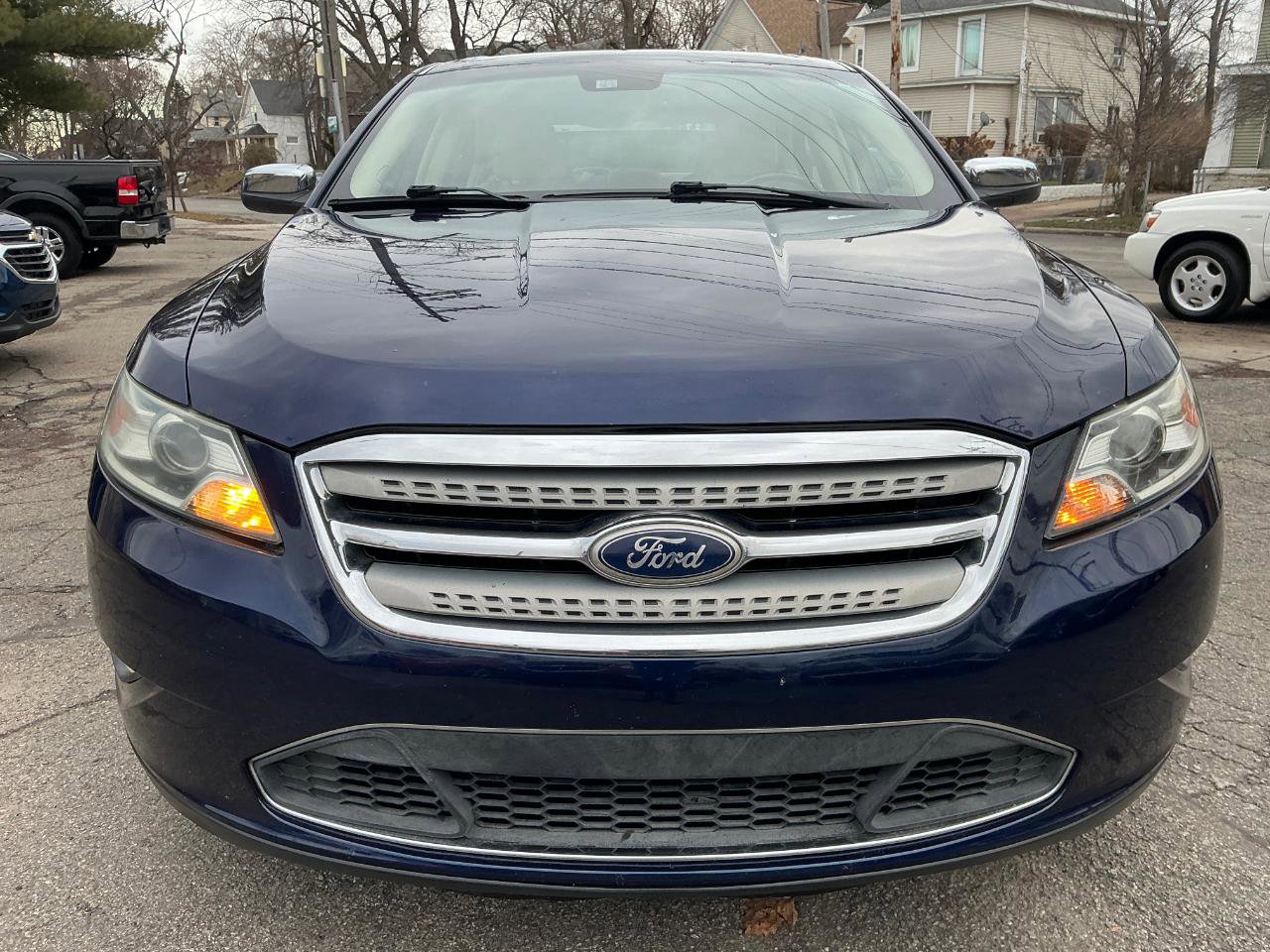 Used 2011 Ford Taurus Limited w/ 303A Rapid Spec Order Code image 8