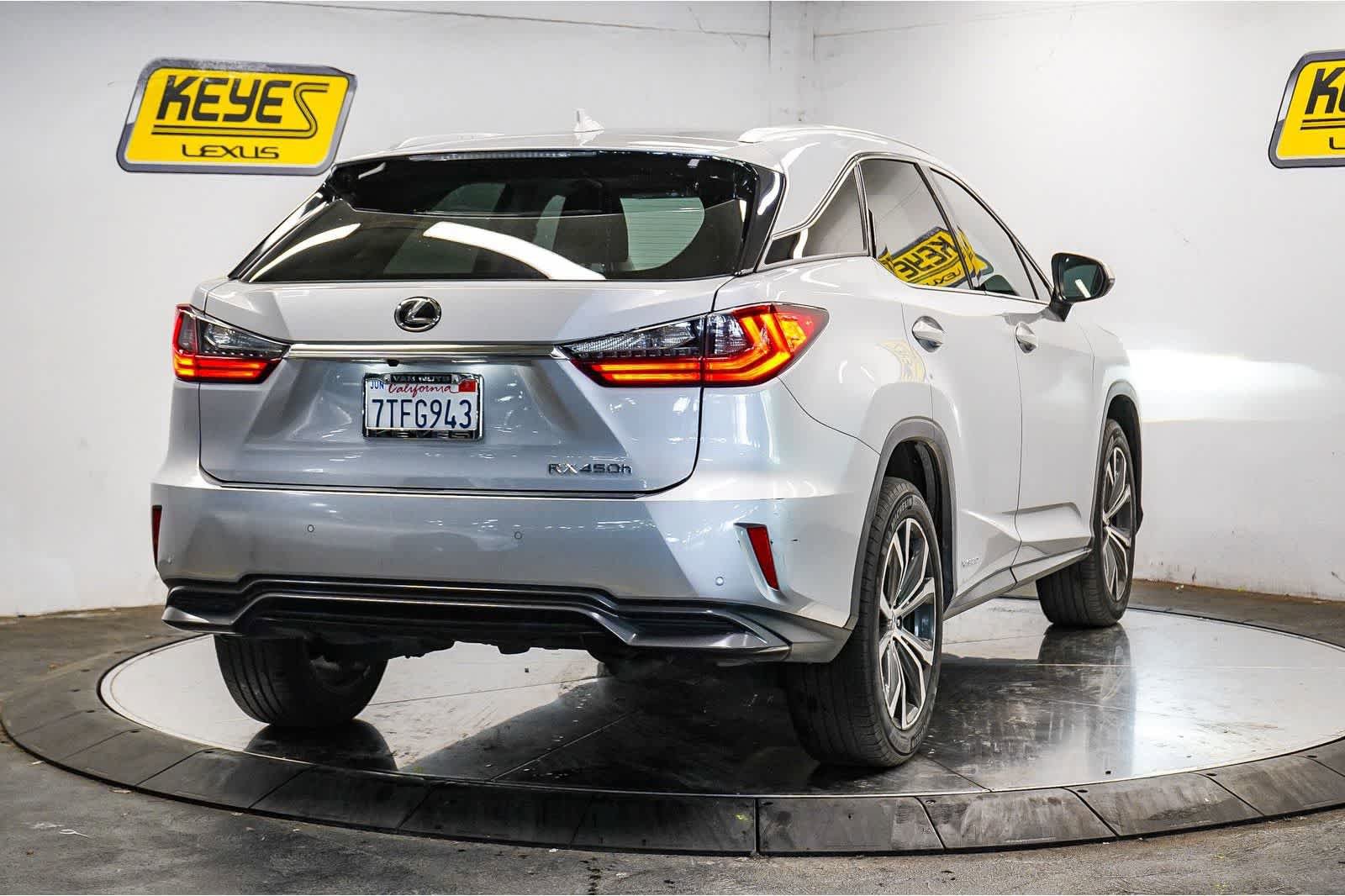 Used 2016 Lexus RX 450h FWD w/ Cold Weather Package image 5
