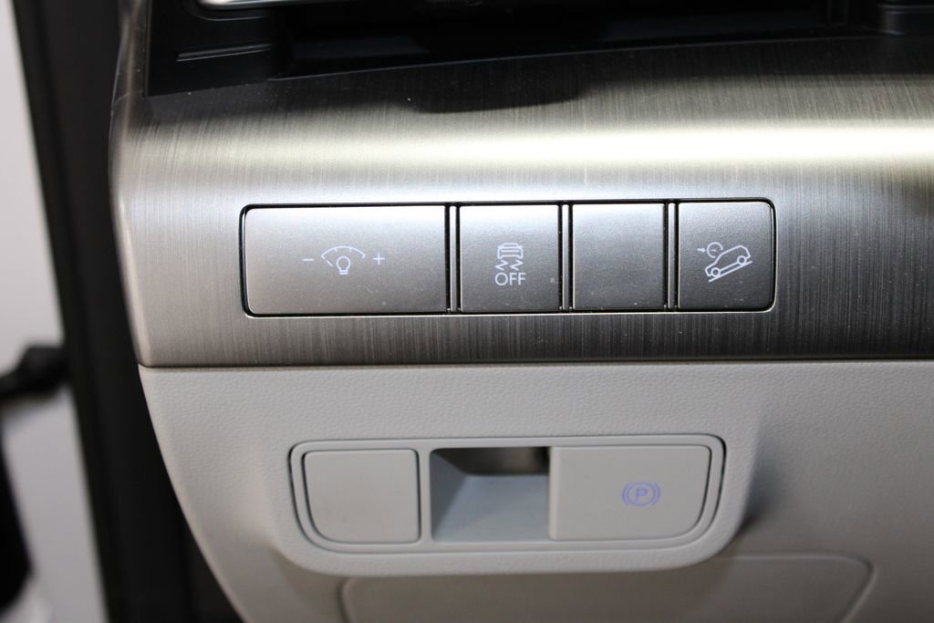 Used 2024 Hyundai Kona SEL w/ Convenience Package image 36