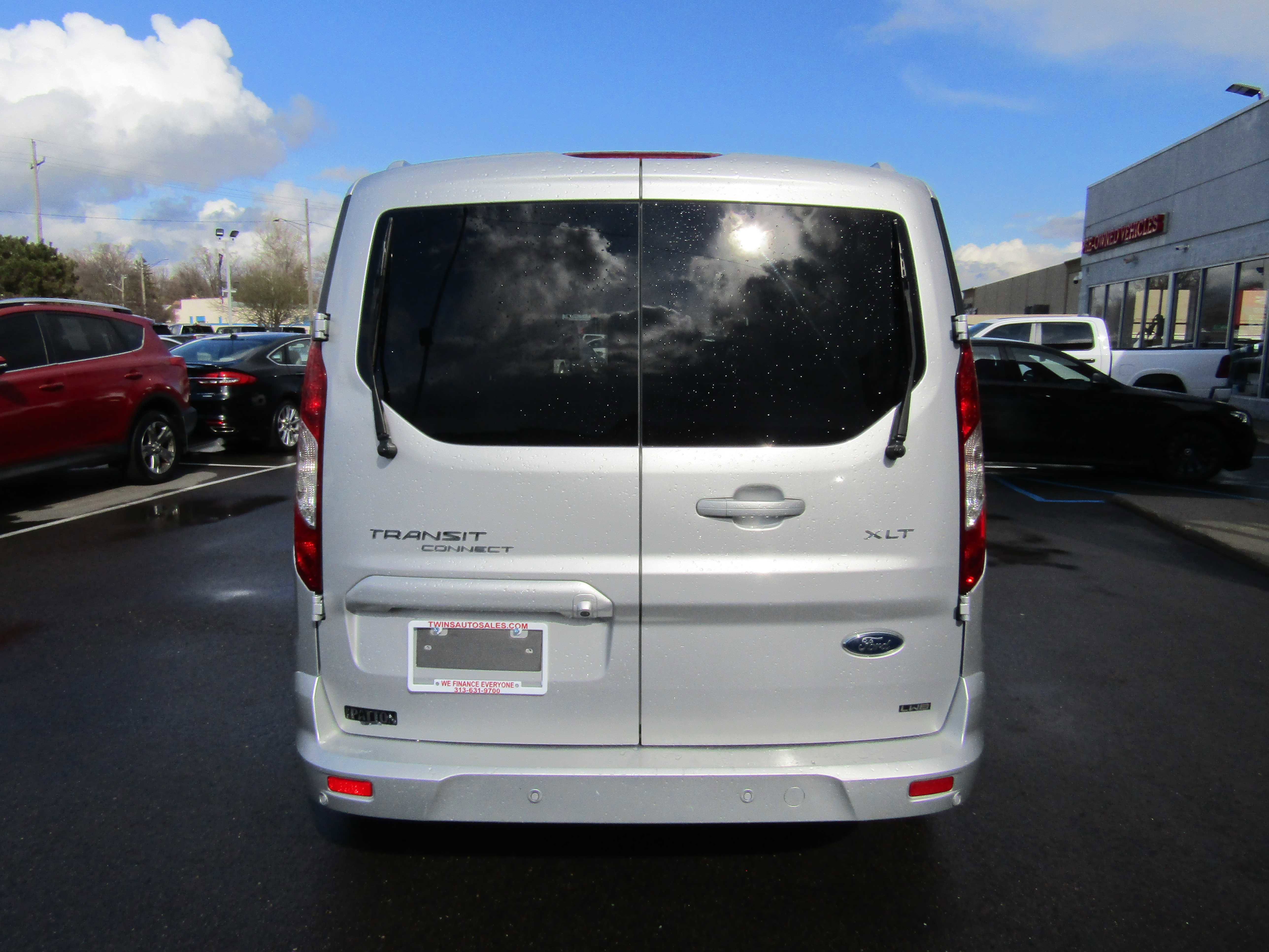 Used 2018 Ford Transit Connect XLT image 7