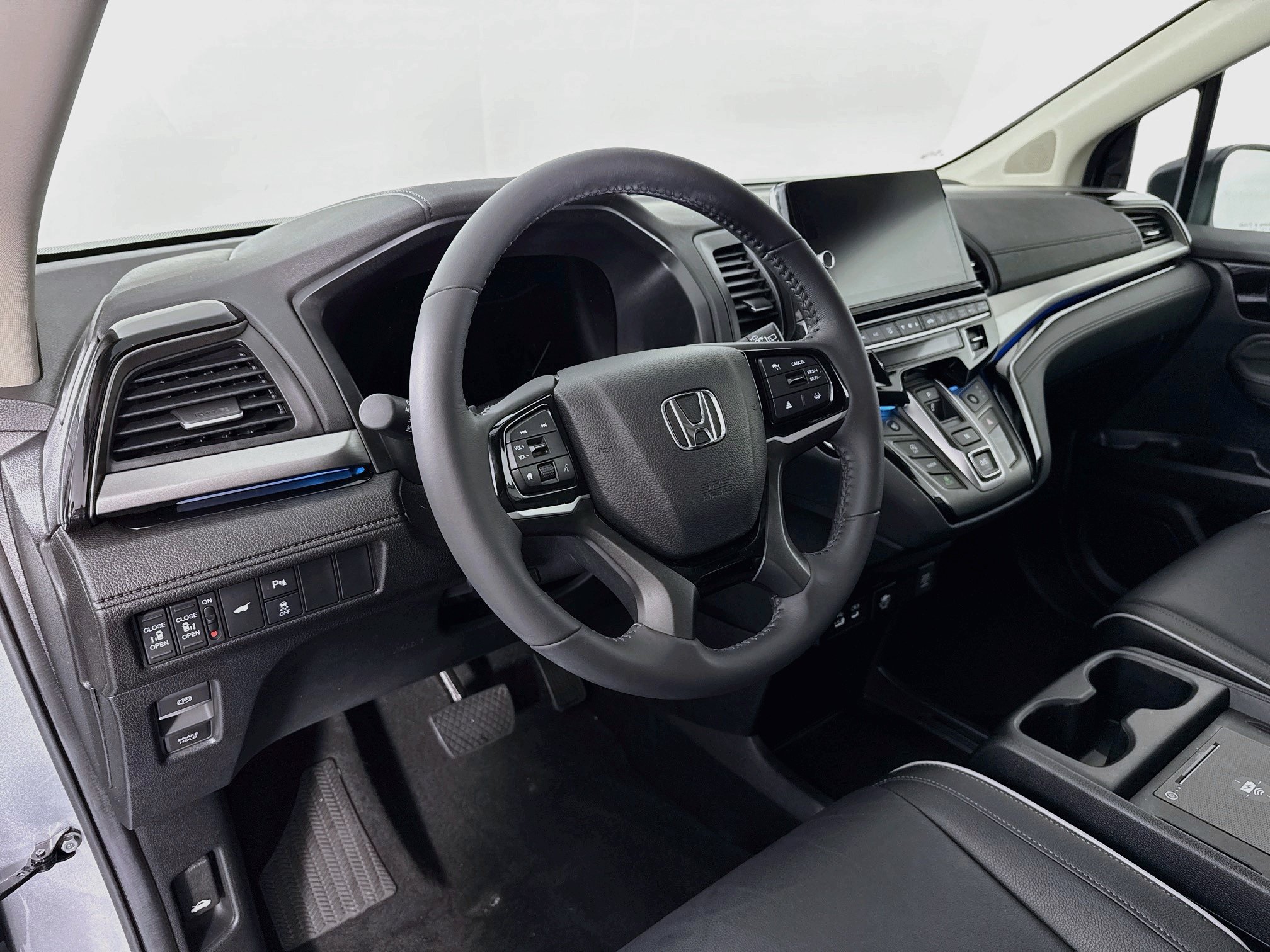 Certified 2025 Honda Odyssey Touring image 9